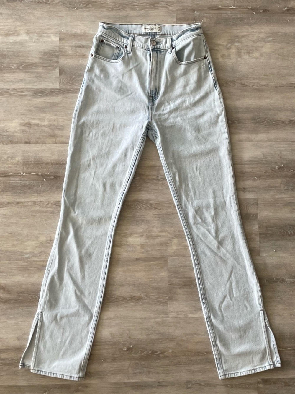 Abercrombie & Fitch 90s High Rise Slim Straight Split Hem Jeans | Light Wash 27 - Picture 3 of 13